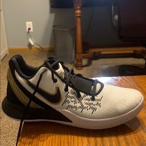 Kyrie Irving Nike basketball shoe